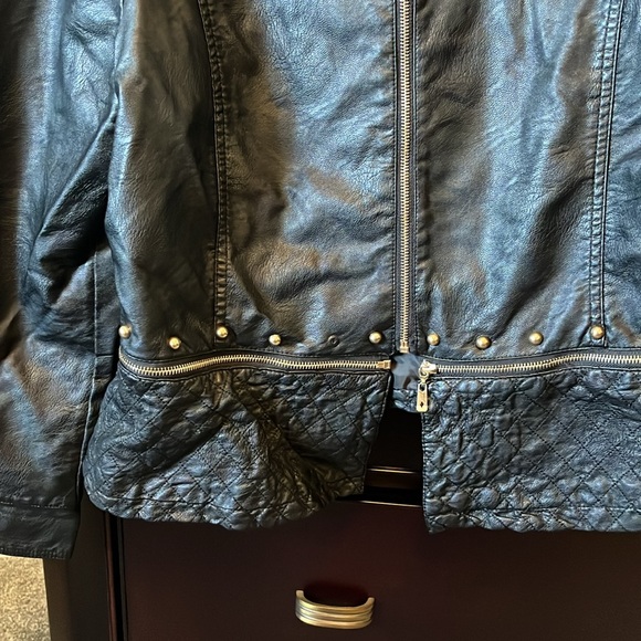 Edit by Jeanne Beker moto jacket, size 22 gold/black, option to “zip off length” - Picture 3 of 6